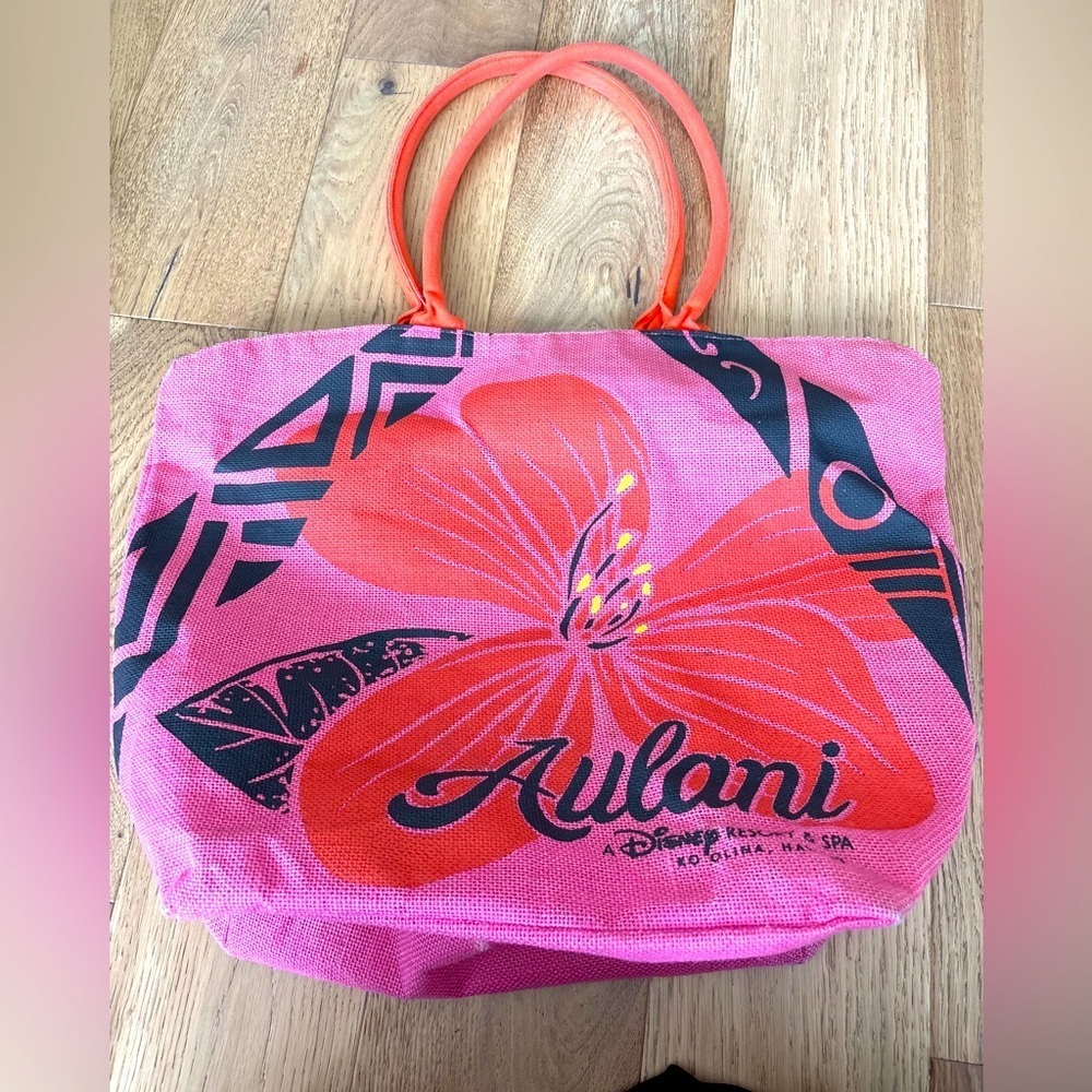 Aulani disney hawaii exclusive resort spa bag